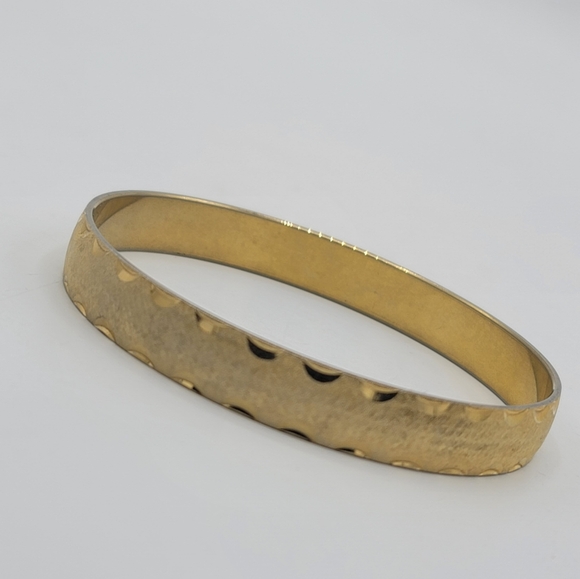 1980s Vintage Gold Plated Textured Classic Bangle Bracelet Diamond Cut Geometric - Picture 2 of 11